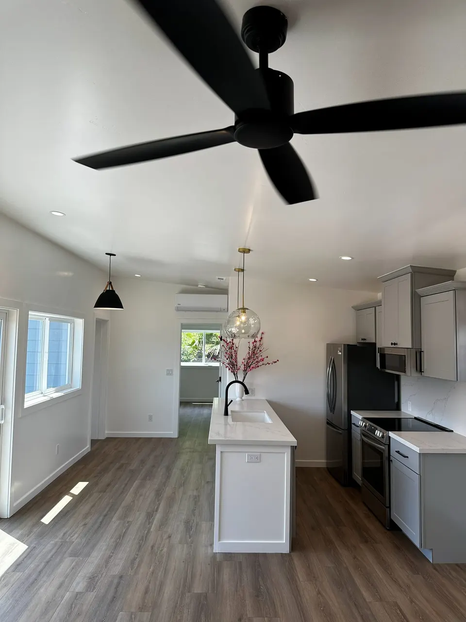 Nine Forty-Five Duo Plus gallery photo 1